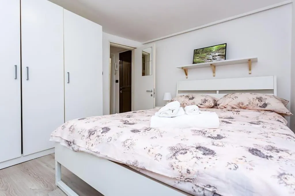 Apartment Adorno 2 - Affitti Brevi Italia Genoa