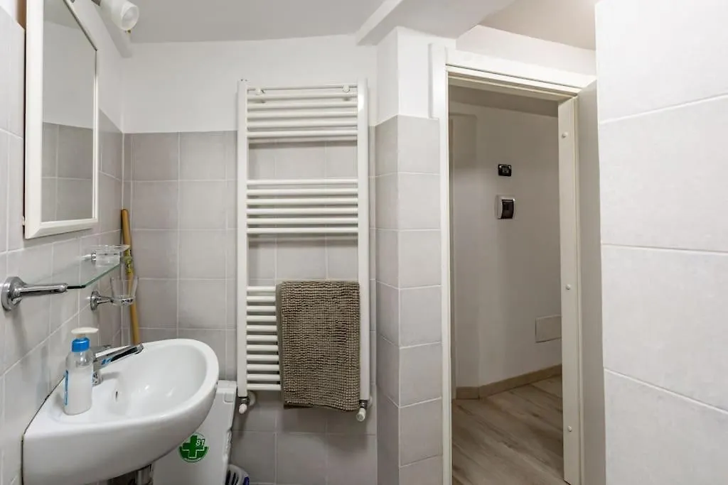 Apartment Adorno 2 - Affitti Brevi Italia Genua 0*,  Italien